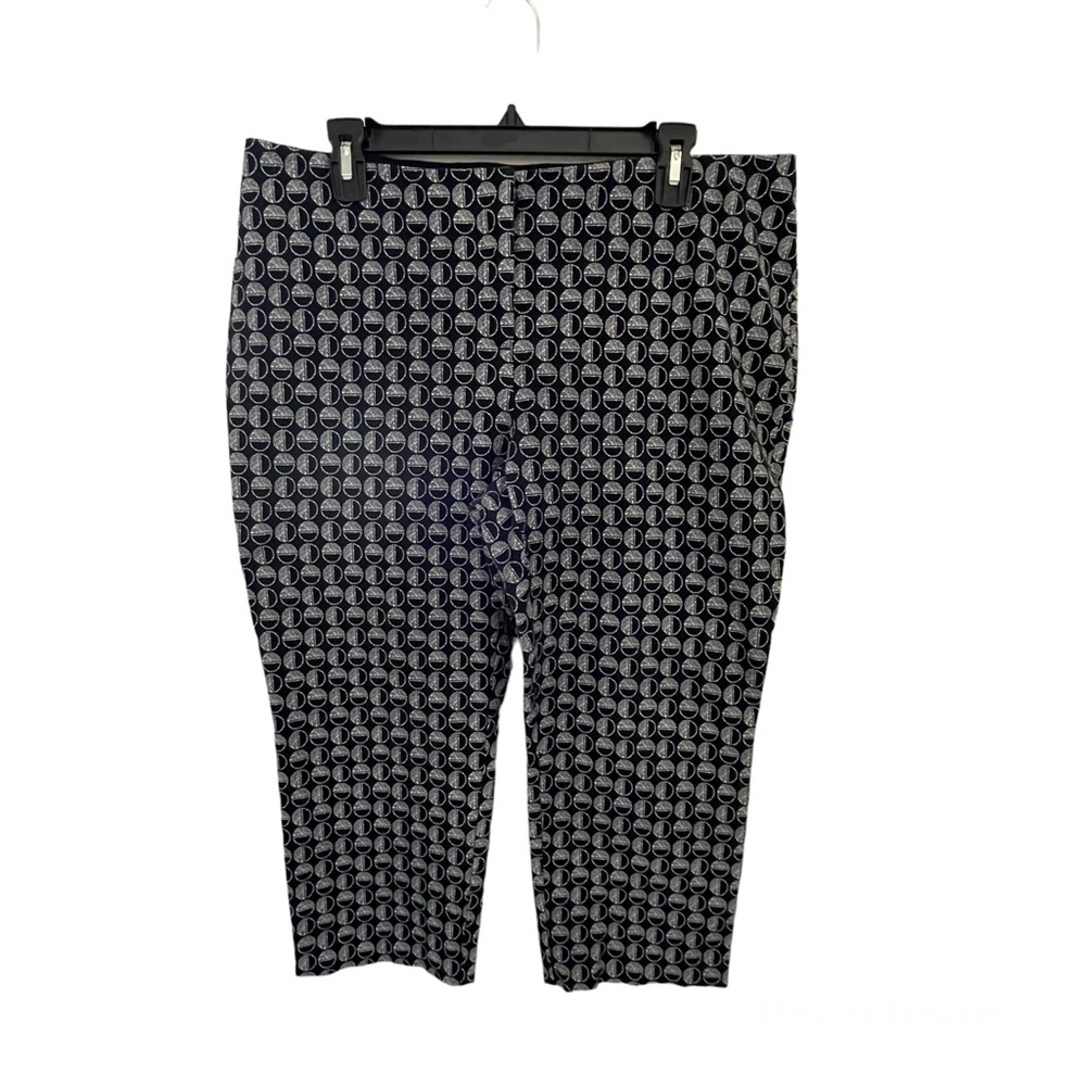 Alfani Black Patterned Capri’s - 16